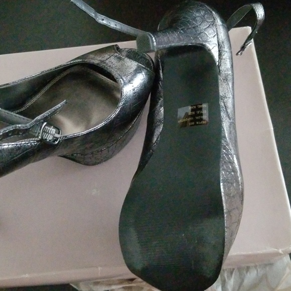 Shoes - Bakers ankle strap heels No Damages Great Conditio